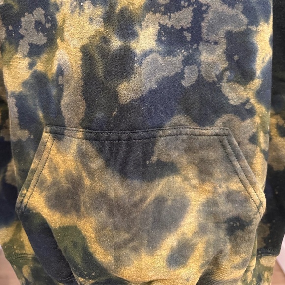 Gildan Custom Designed/Handcrafted Tie-Dye Hoody w/ Kangaroo Pocket - Size M. - Picture 5 of 11